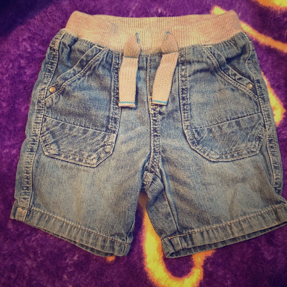 🔴 Oshkosh- comfy jean shorts •